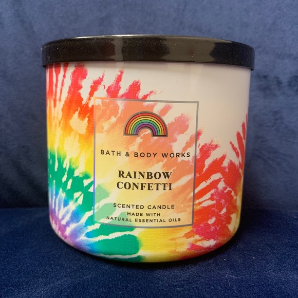 Bath and Body Works 3 wick candle - Picture 1 of 3